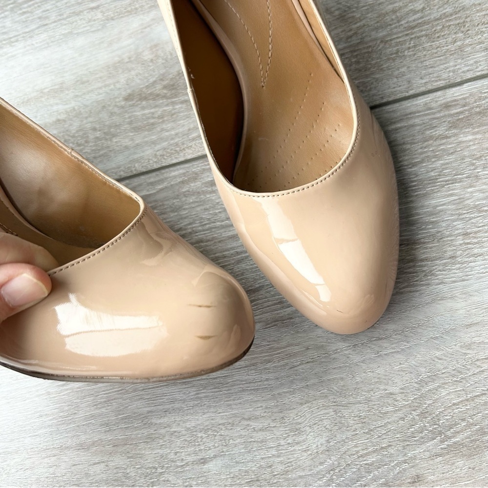 Clarks Soft Cushion Patent Leather Round Toe Pumps - Picture 13 of 16